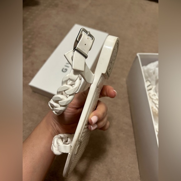 Givenchy-Jelly Flat Sandal size: 35(5) color: off white - Picture 5 of 8